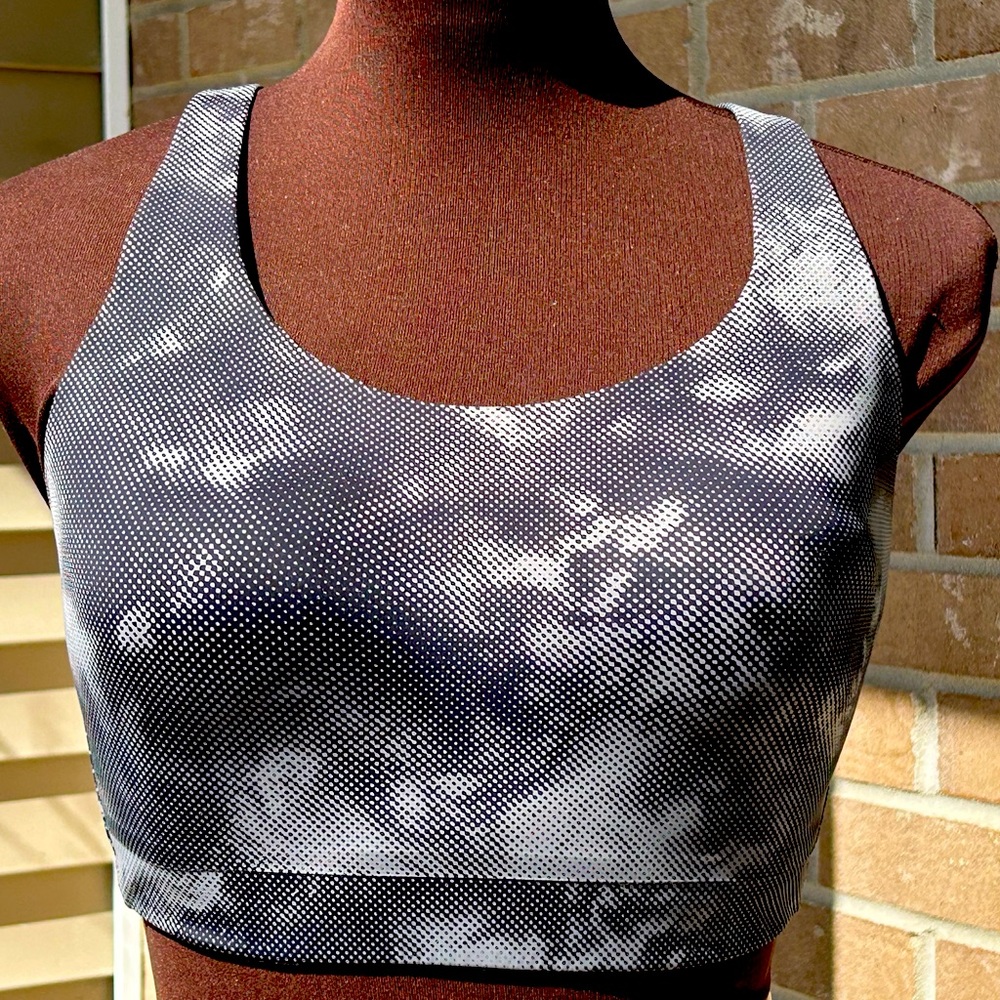 NWOT ATHLETA s34DD sports bra-lightly padded cups-no underwire-